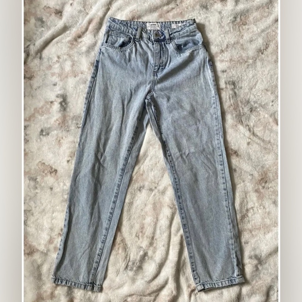 Cotton On Light Wash Mom Jean Size 4